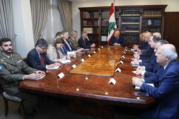 جالا على المسؤولين... وعون منح قائد "اليونيفيل" وسامًا
لاكروا: نعمل على التوصّل الى اتفاق قبل موعد التمديد
لازارو: كنتُ سعيدًا في عملي... وأحفظ للبنانيين كلّ المودة