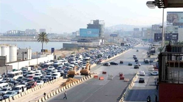 قطع وتحويل السير في جل الديب بسبب تركيب جسر موقت...