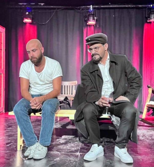 بعد نجاح مسرحية "ما بدي افقسكن"..المخرج الياس حايك: سعيد بتجربتي المسرحية الأولى وبتفاعل المشاهدين معها!
