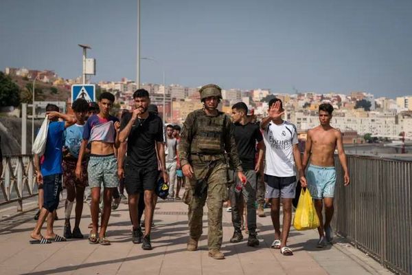 استقالة ممثل إسبانيا في سبتة بعد أزمة تدفق المهاجرين من المغرب