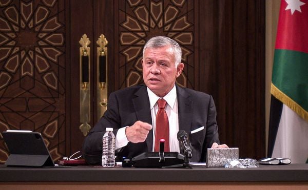 الملك عبد الله الثاني يترأس اجتماعا حول كارثة العقبة