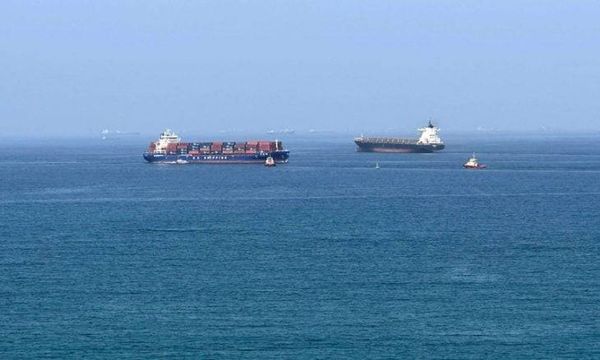 إيران وعُمان تعقدان أول اجتماع للجنة المشتركة لإدارة مضيق هرمز