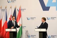 في ضوء انتقادات بولندية على اتصالاته المتكررة مع بوتين.. ماكرون يرد: لست 