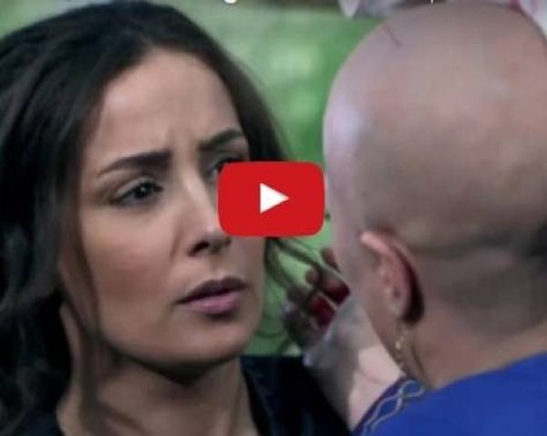 بالفيديو - شاهدوا النجمة السورية التي حلقت "عالزيرو" كيف رمت الشعر المستعار امام خطيبها وأظهرت صلعها!