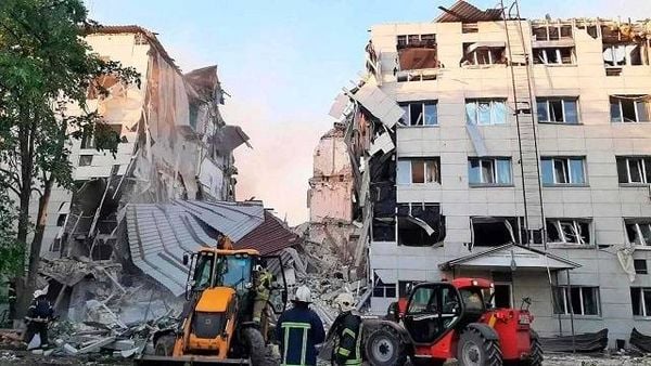 10 قتلى و38 مصابا بضربة أوكرانية على أراض خاضعة لسيطرة روسيا