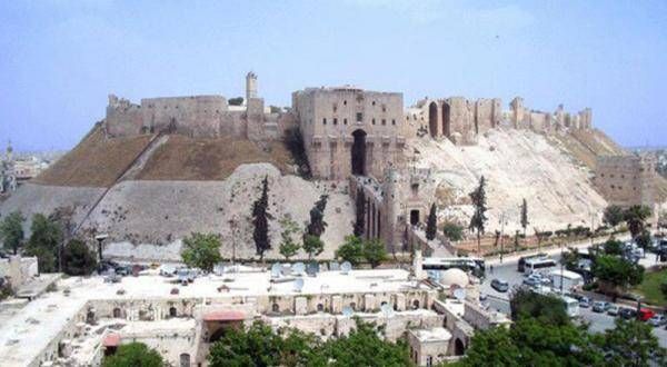 الجيش السوري وصل إلى قلعة حلب الاثرية