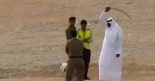 لحظات وسيعدم بقطع رأسه أمام الجميع.. ثم حدث له ما لم يتوقع