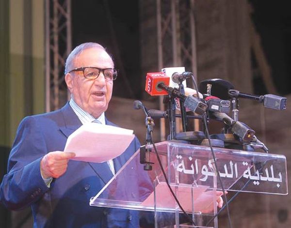 ميشال المر : لإطلاق يد البلديات والمخاتير في جمع النفايات ونقلها
