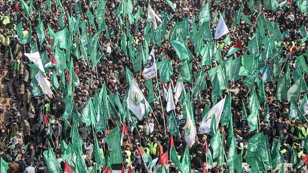 بين الحية ومشعل... حماس تنتخب مديرًا لمكتبها السياسي قريبًا