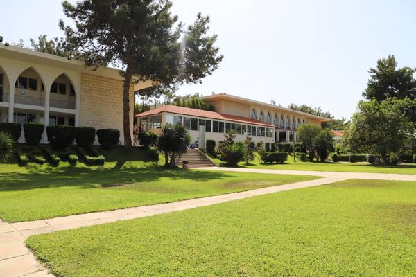 ندوة حوارية بعنوان “دمج الأخلاق والقيم الروحية في التعليم” في جامعة رفيق الحريري