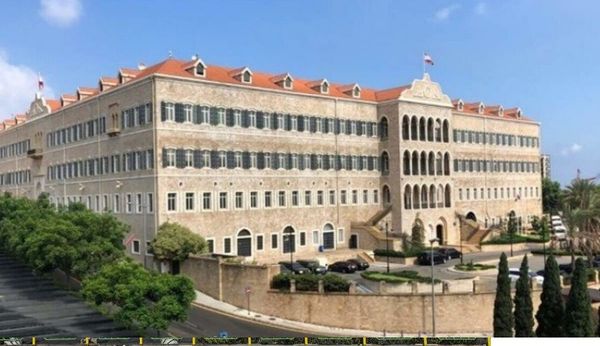 الجلسة الحكومية: تم اقرار البند المتعلق بمرسوم تعديل بدل النقل، ومجلس الوزراء طلب من وزير الطاقة جو الصدي اقتراح النص القانوني لالغاء الضريبة المفروضة على صحيفة البنزين.
