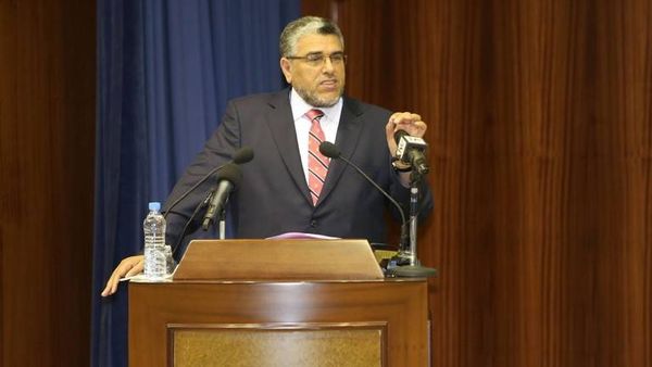 وزير مغربي من حزب العدالة والتنمية يقاضي موقعا اتهمه بالسهر في ملهى ليلي