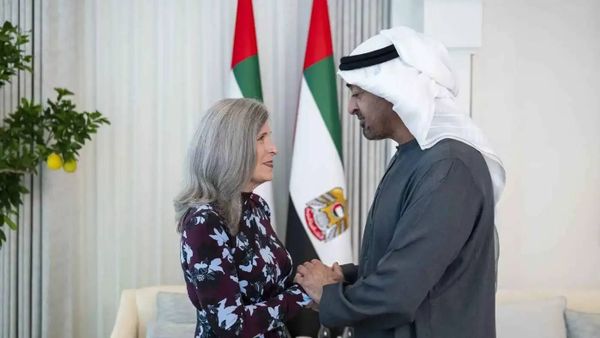 محمد بن زايد يبحث مع سيناتورة أميركية أمن المنطقة وترسيخ السلام