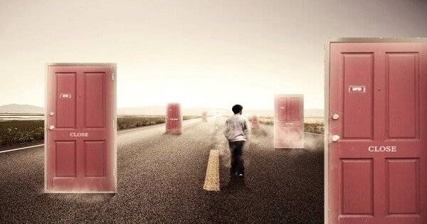 شركات تقفل أبوابها بوجه آلاف العائلات