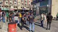 مسلسل اقتحام المصارف مستمرّ.. والمودعون يستردّون أموالهم..
مولوي: جهات تدفع الناس الى هذه التحرّكات.. وهدفنا حماية البلد والشعب