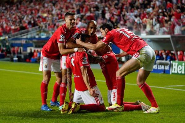 دوري الأبطال: خسارة ثانية توالياً لبرشلونة وبايرن يسحق دينامو كييف ورونالدو ينقذ مانشستر