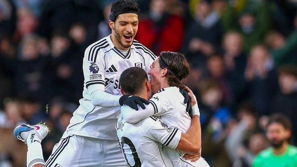 فولهام يخطف تعادلا مثيرا من ليفربول