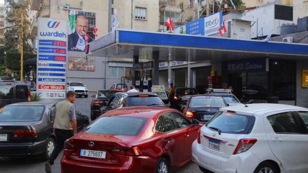 من ينتشل اللبنانيين من «طوابير «الذل؟
البراكس لـ «الديار» : المحطّات ضحية