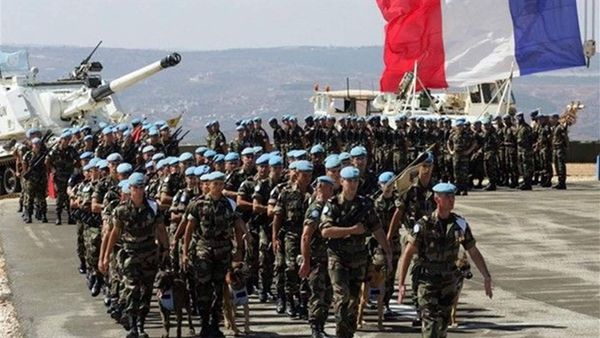 لوموند: فرنسا تتجه نحو اقتصاد الحرب