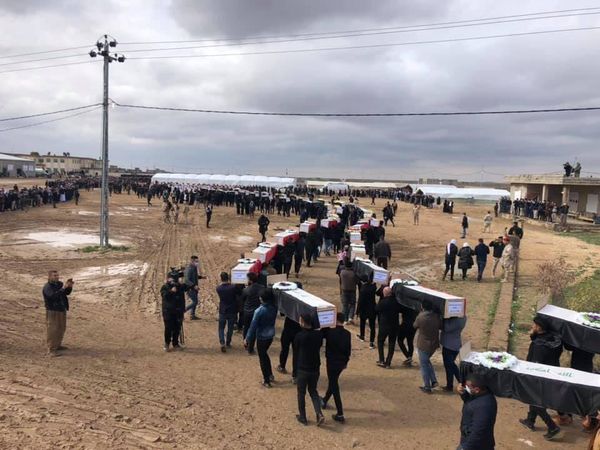دفن رفات 104 عراقيين إيزيديين قضوا بمجزرة  عام 2014