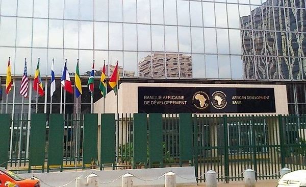 البنك الأفريقي للتنمية يناقش تمويل القارة من مواردها المحلية