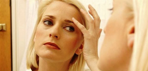 عادات يومية تجعلك تكبرين في السن بسرعة