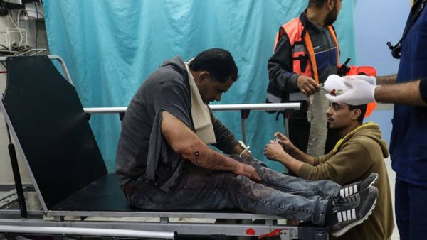 وزارة الصحة في غزة: الاحتلال يستهدف محيط مجمع ناصر الطبي.. ويشدّد الحصار عليه
