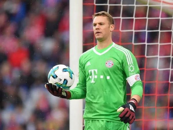 نوير يتحدث عن مستقبله