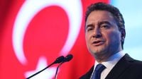 وزير خارجية تركيا السابق: توقف يا أردوغان!