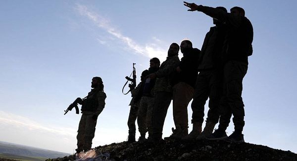 المسلحون "الشيشان" يعززون سيطرتهم على طريق استراتيجي شمالي سوريا