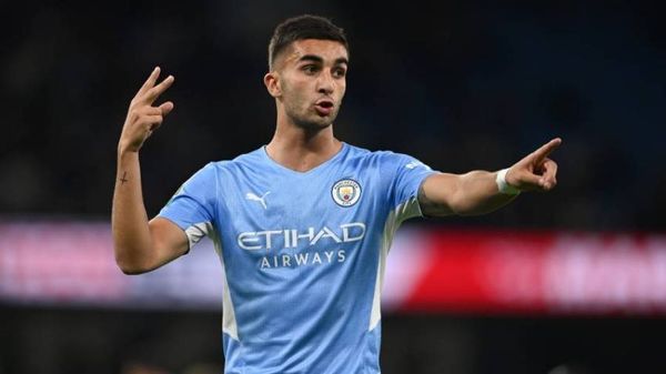 نجم مانشستر سيتي يطلب الرحيل إلى برشلونة