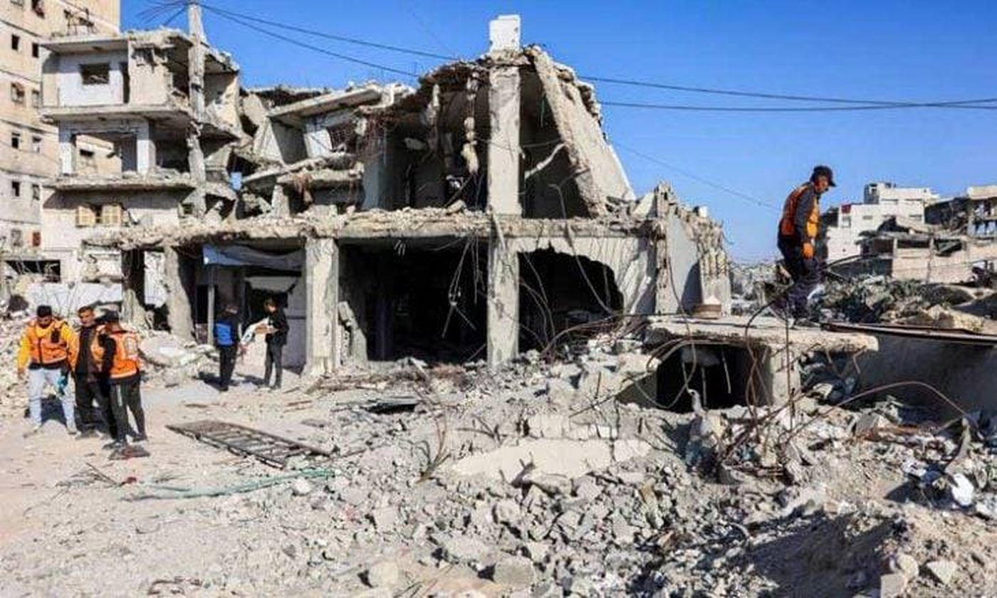 إصابة فلسطينية بنيران الاحتلال وعمليات نسف في غزة