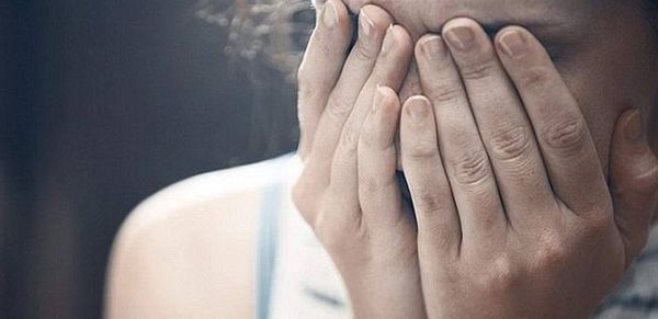 حاول التعدي على طفلة الـ 10 سنوات.. فلقنته درساً لن ينساه (فيديو)