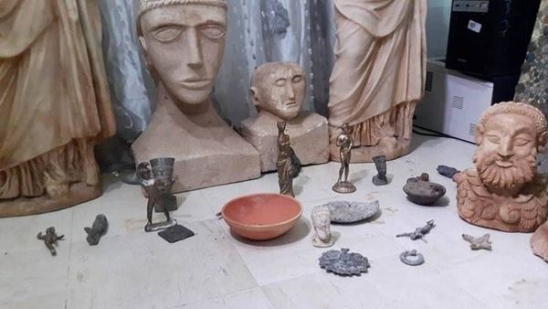 بالصور - تونس تضبط 22 ألف قطعة أثرية قبل تهريبها