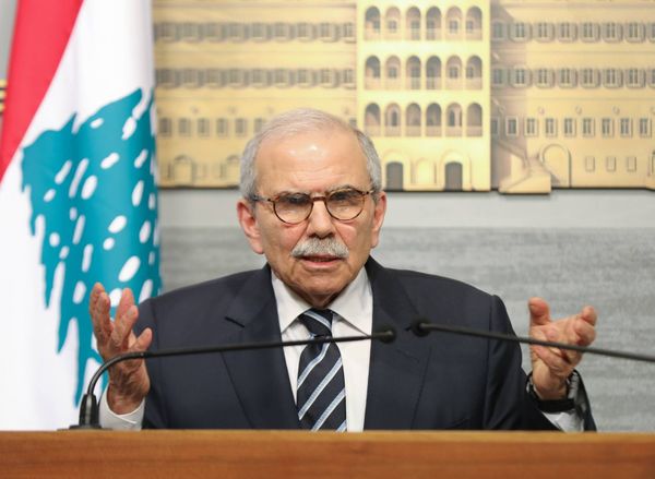 اطلالة لزوم ما لا يلزم.. سلام يفسر 