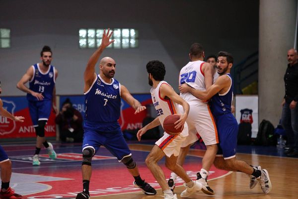 بطولة لبنان في كرة السلة : فوز مثير للانترانيك على الشانفيل (80-77)