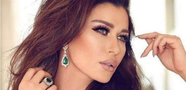 نادين الراسي تُعلن خطوبتها! (صورة)
