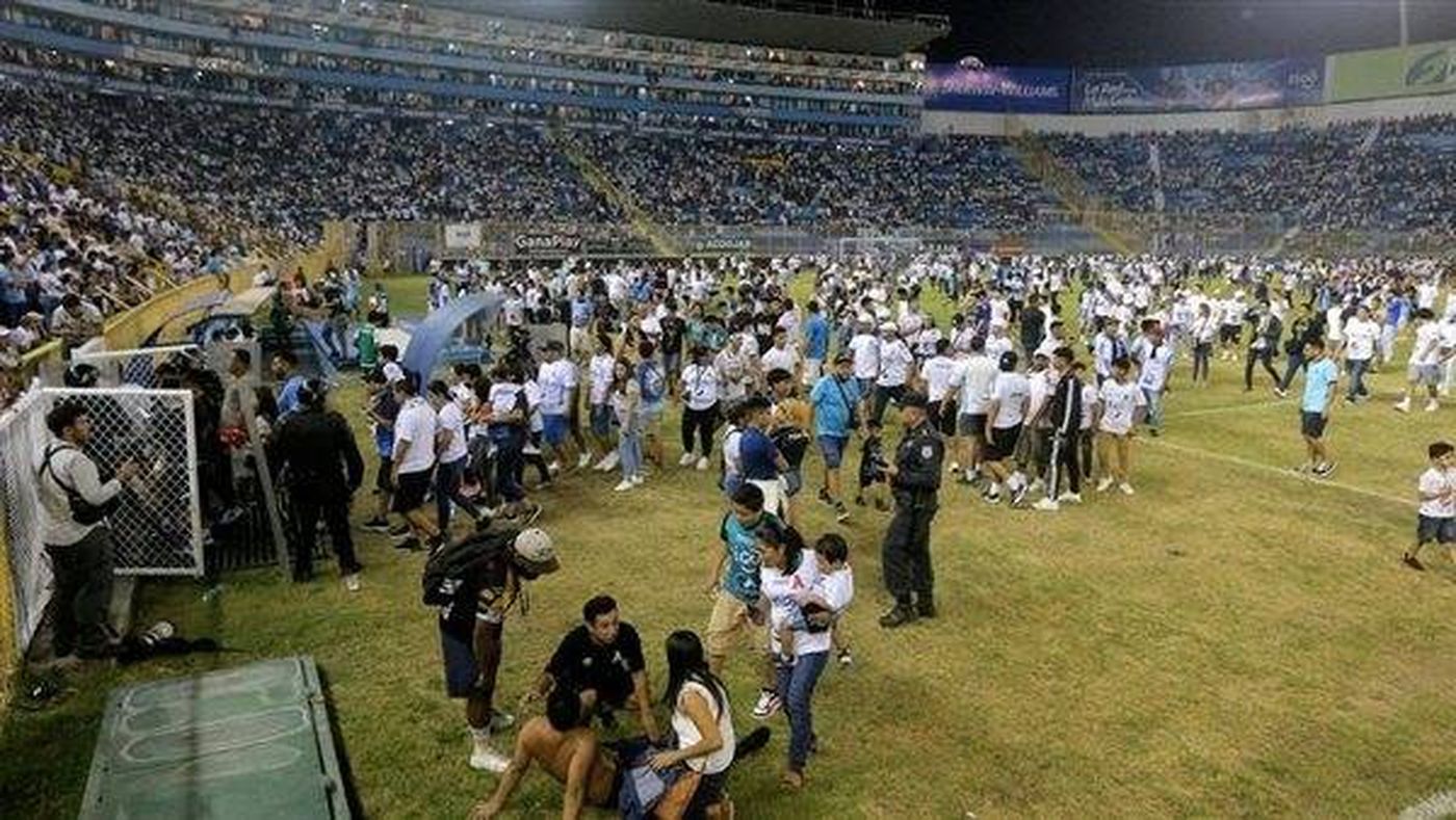 مقتل 12 شخصا في مباراة كرة قدم بالسلفادور