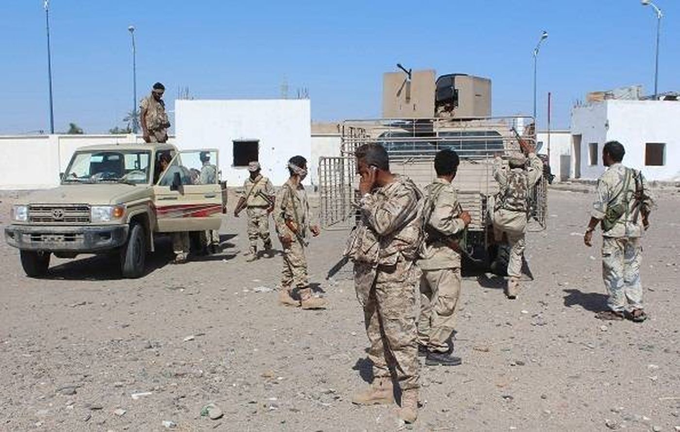 التحالف يشدد على خروج جميع القوات العسكرية من عدن