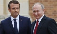 بوتين وماكرون يتفقان على العمل لاستئناف المفاوضات السورية