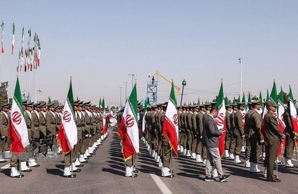 القوات المسلحة الإيرانية: نترقب أي زلة للعدو لتلقينه درساً لا يُنسى