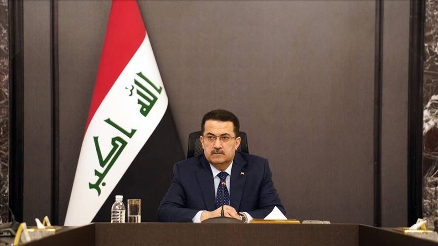 رئيس الوزراء العراقي يعفي محافظ البنك المركزي من منصبه