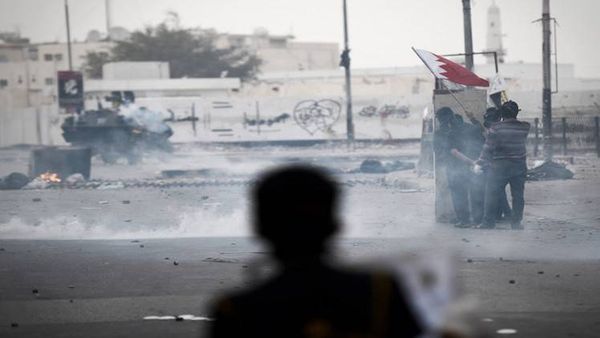 البحرين.. سجن معارض عامين بتهمة التحريض على خرق القانون