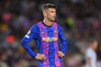 بيكيه: مورينيو دمر علاقات لاعبي برشلونة وريال مدريد