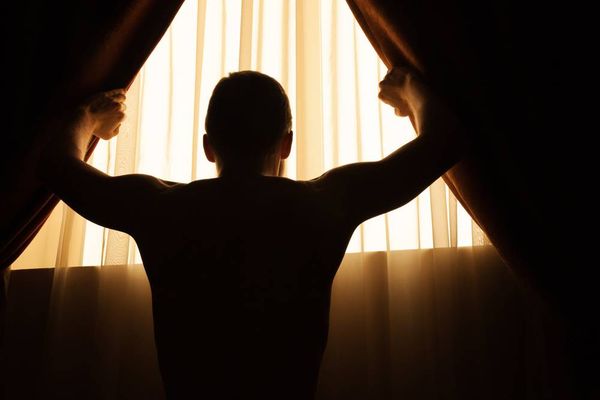 تنامي المخاوف من "وباء الوحدة"... وعلماء يدقّون ناقوس الخطر