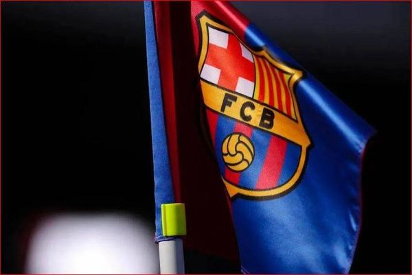برشلونة يدرس التعاقد مع لويس سواريز!