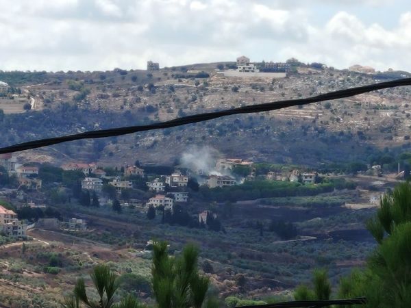قذيفة مدفعية استهدفت منزلا عند أطراف بلدة عيتا الجبل