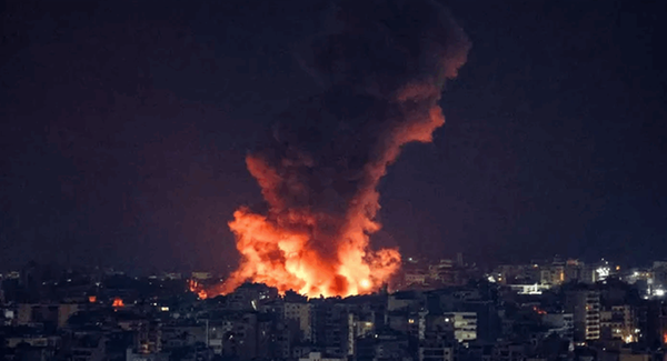 تصعيد إسرائيلي جنوباً.. غارات على المنصوري وتفجيرات في بلدات بنت جبيل