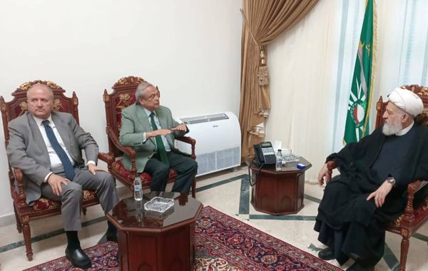 حبيب يزور المجلس الإسلامي الشيعي الأعلى

ويعرض معه مشاريع مصرف الاسكان