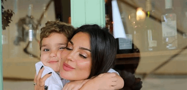 ابن نادين نسيب نجيم يحدث ضجة على مواقع التواصل.. هذا ما فعله أمام الكاميرا